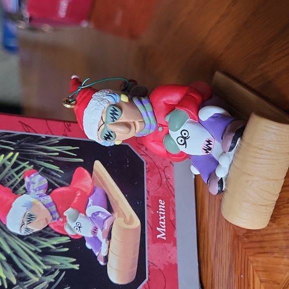 Hallmark "Maxine" 1998 Ornaments - Picture 2 of 8